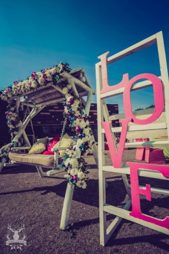 34-love-sign-at-indianwedding