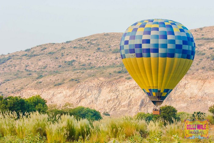 01-hot-airballoon-pre-weddingshoot (2)
